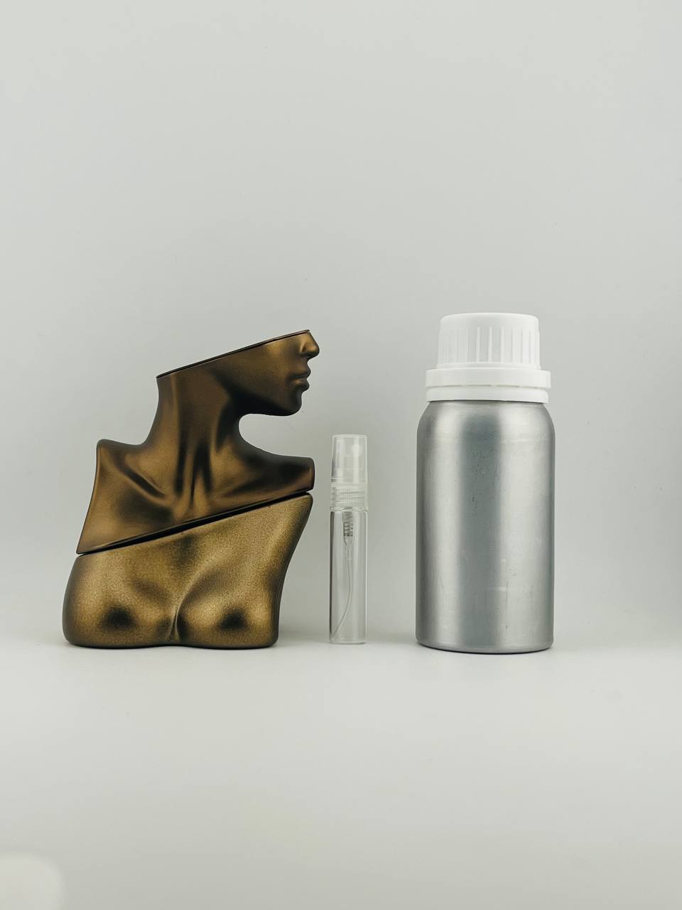 اسانس عطر بیلی آیلیش حجم 25 میل شرکت ژیوادان